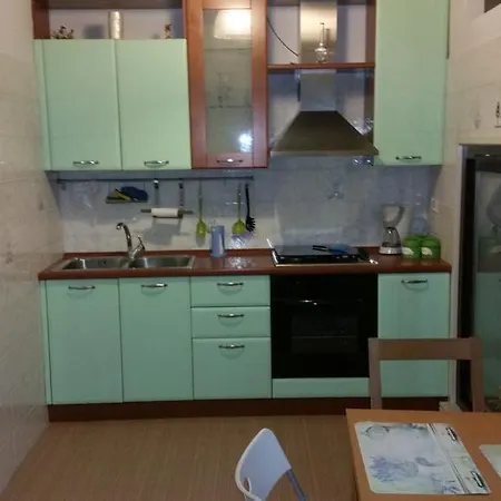 Napule 10 נאפולי